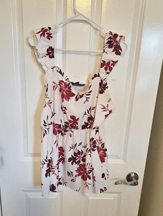 BloomChic Dresses & Skirts - Bloomchic Floral Tank Top in White & Red Size Xl